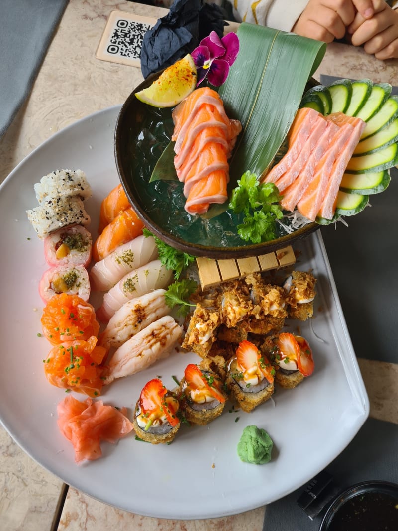 Maki Sushi, Parede