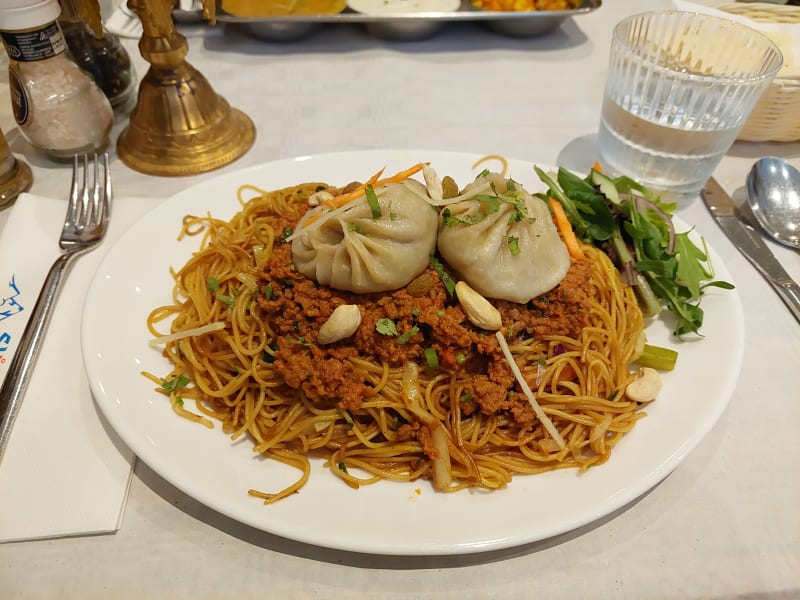 Yummy, Yeti's Food (Chicken chow mein) - Picture of Sherpa Restaurant,  Amsterdam - Tripadvisor