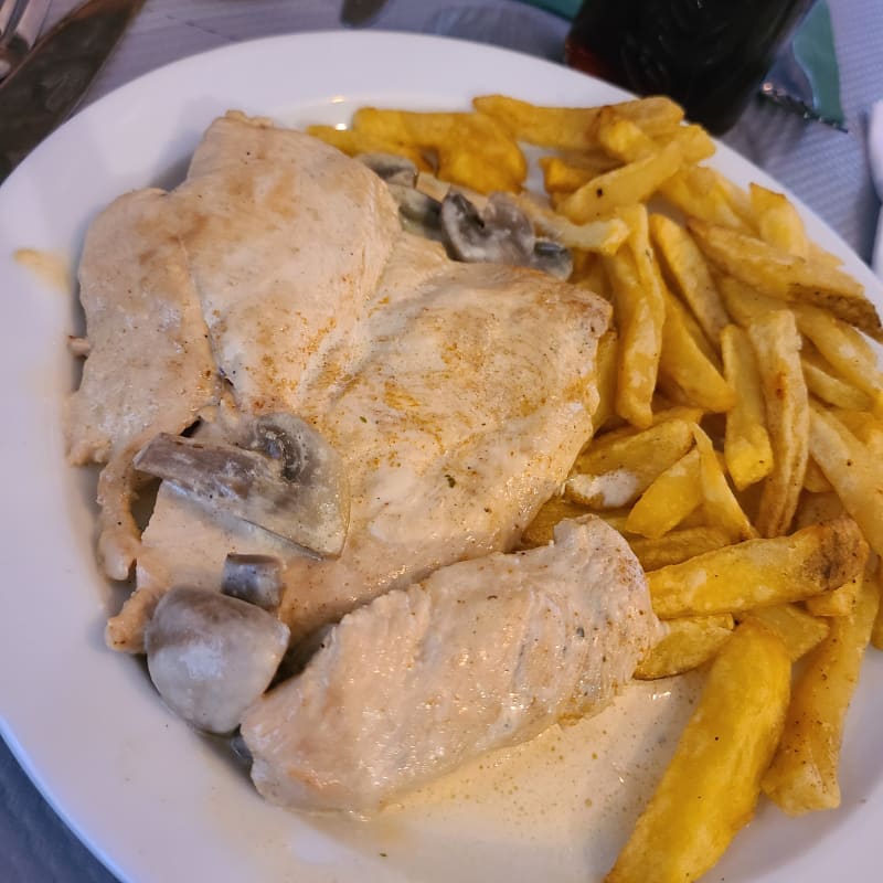 Chicken 4 Seasons, Colombes