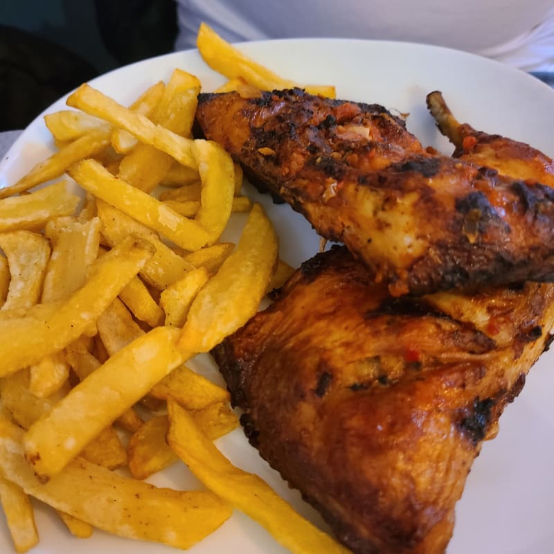 Chicken 4 Seasons, Colombes