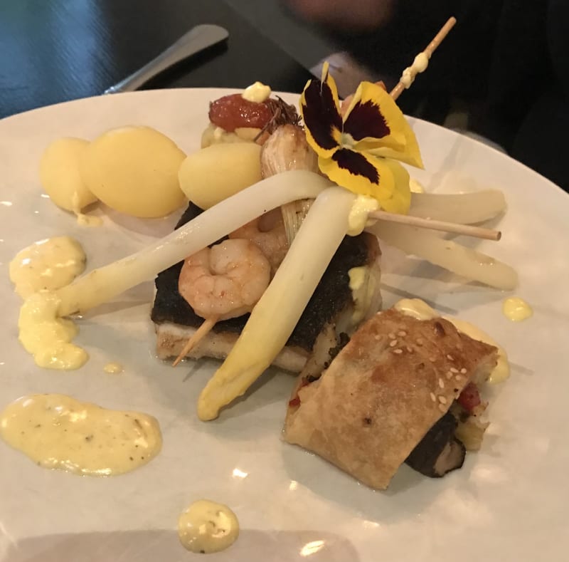 Strudel met garnalenspiesjes en asperges - Restaurant Buitenzorg, Ede