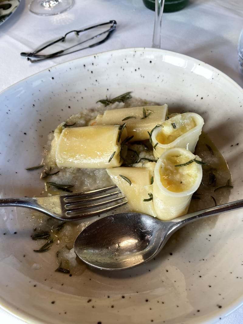 Paccheri ripieni di baccalà mantecato, topinambur, salvia criccante - CRISTIAN MAGRI, Settimo Milanese