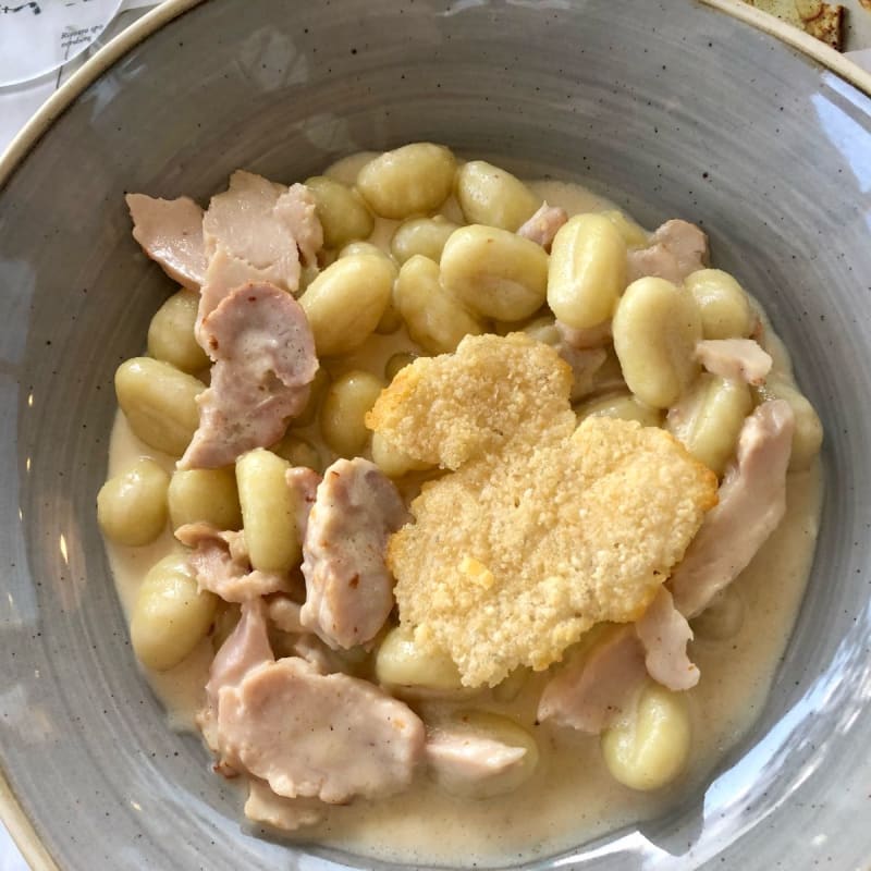 Gnocchis, Émincés de poulet et crème au parmigiano - Ristorante Del Arte - Saint-Orens