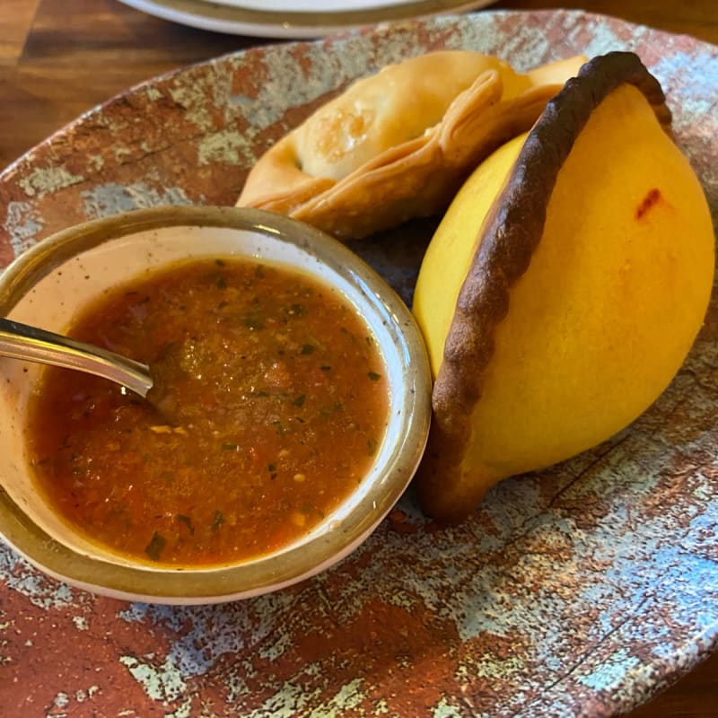 Salteña et empanada  - Tambo, Paris