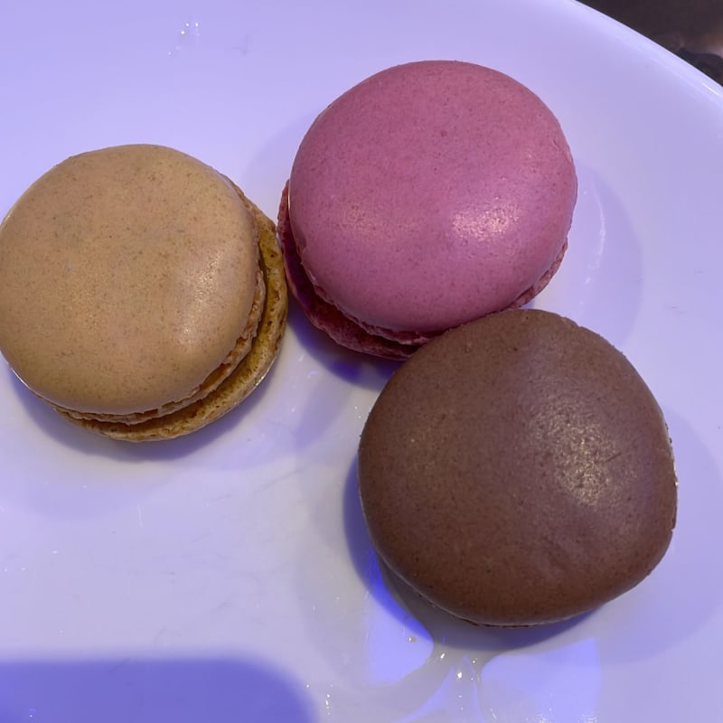 Dessert macaron - Brasserie Wok Royal, Neuchâtel