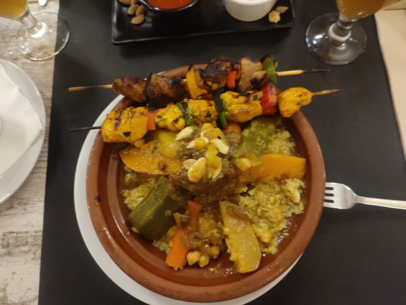 Cus cus pincho de ternera halal - Restaurante Árabe Halal Marrakech, Barcelona