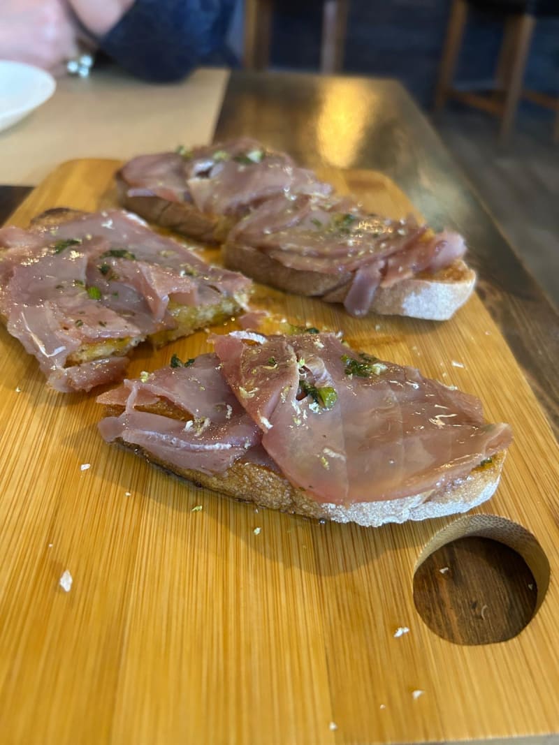 Tascascaria - Tapas & Wine Bar, Parede