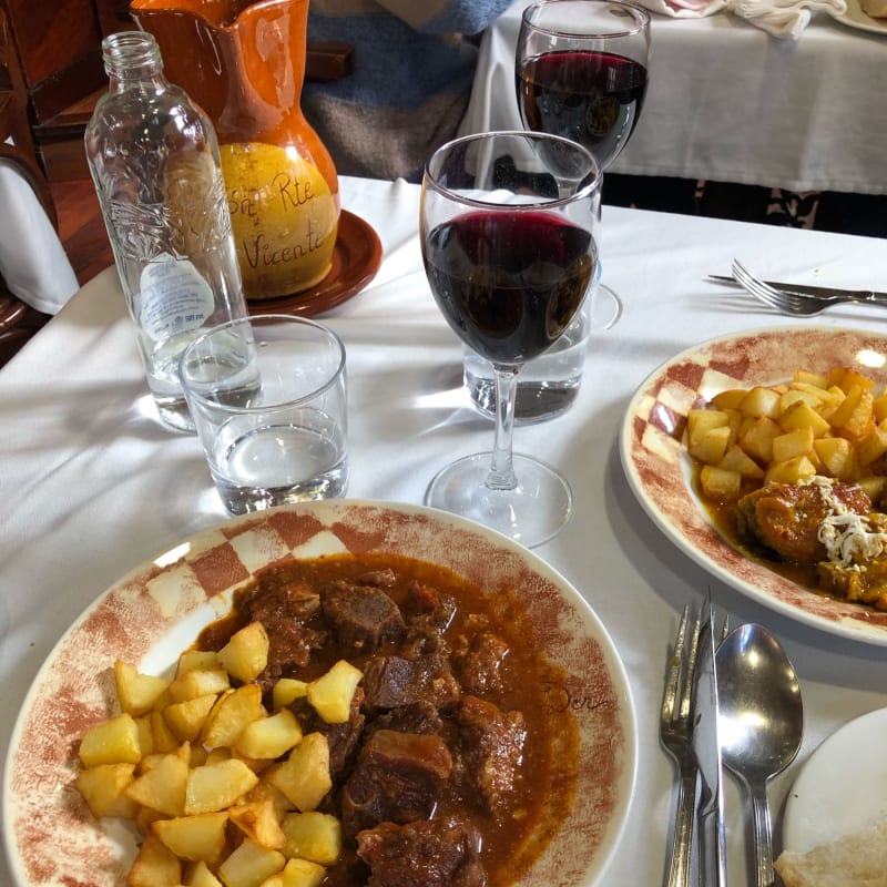 Beef stew and chicken stew with a jug of red wine - Casa Vicente, Segovia