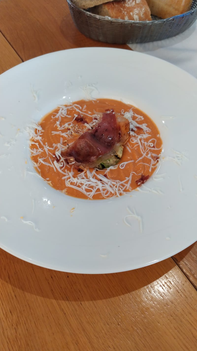 Salmorejo con aguacate - El 42, Guadarrama