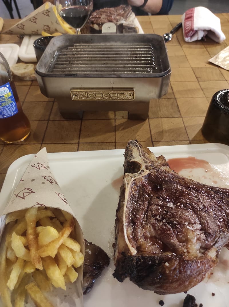 Al compartir amb Josper cadascú acaba el seu punt al gust - Maison Carne Girona, Girona