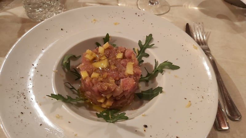 Tartare di tonno e mango con scorza d'arancia  - Ristorante Il Numero 1, Città di Castello