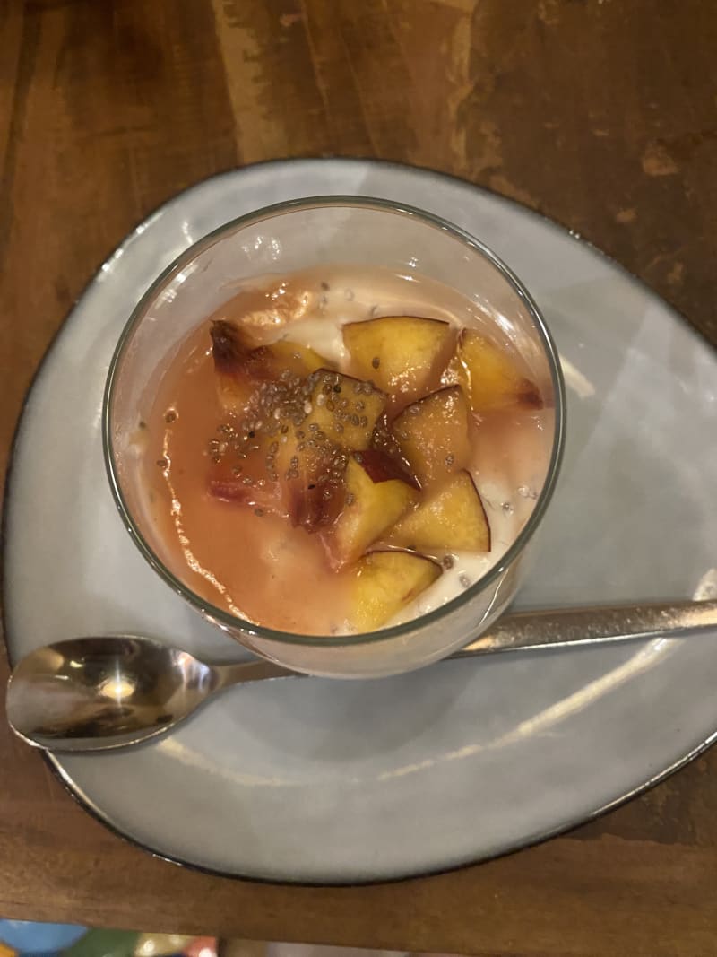 Yaourt grec à la rose d’ispahan et fruits secs - Yoummah, Paris