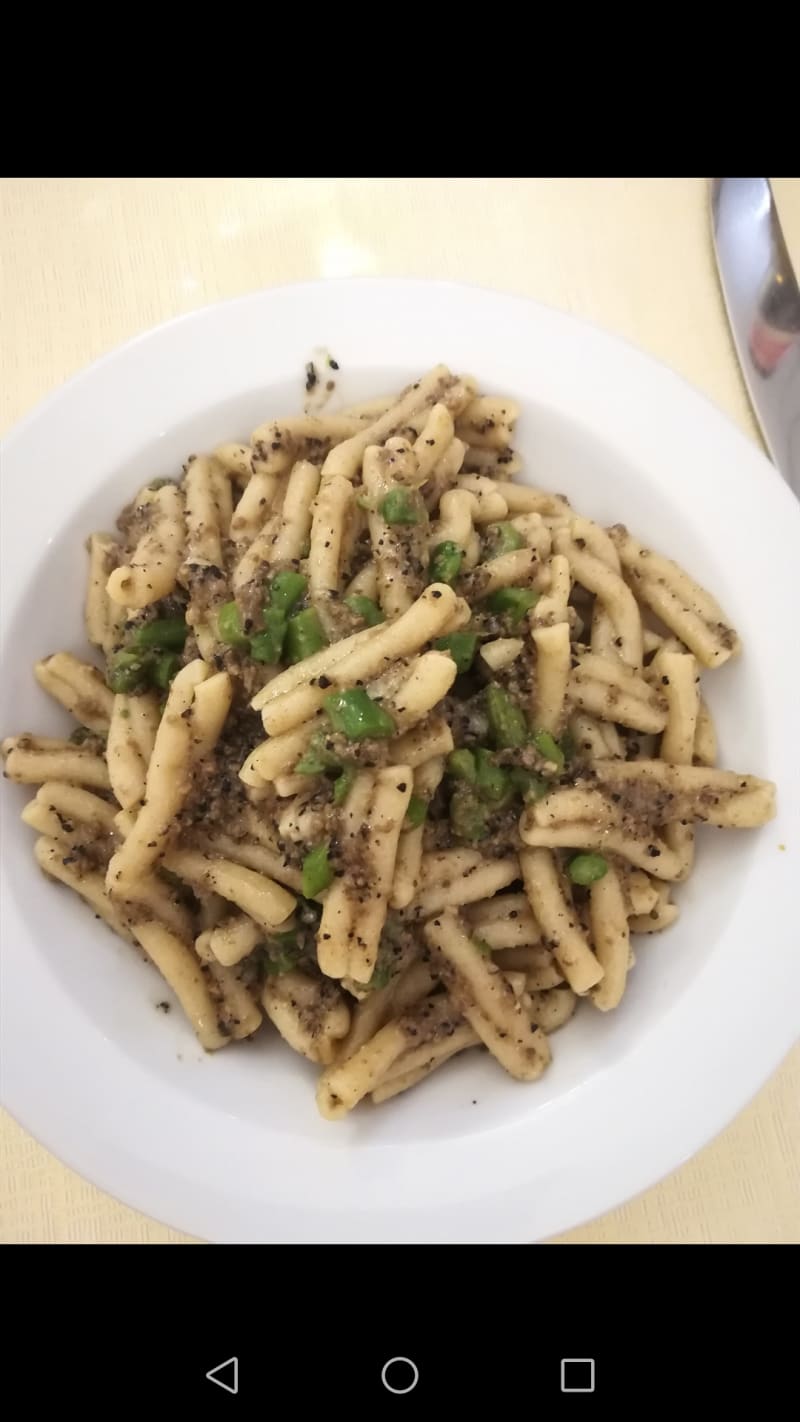 Strozzapreti con asparagi e tartufo  - Al Porcello Felice