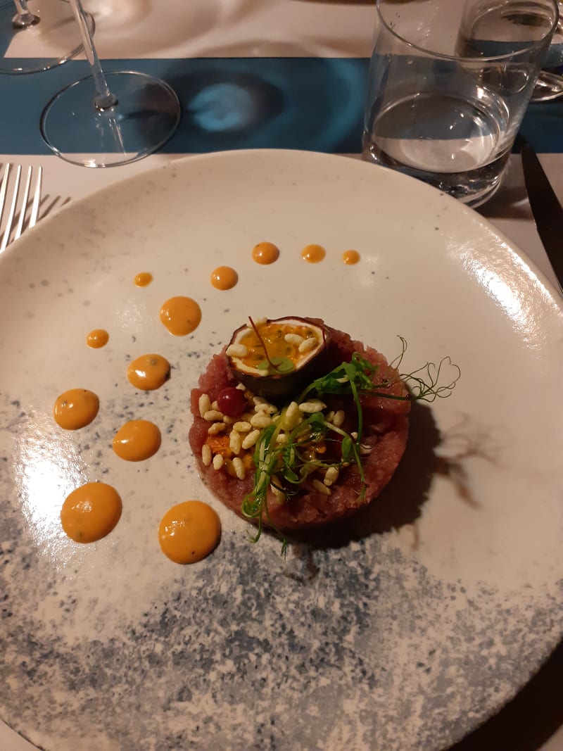 Tartare di Tonno, Frutto Della Passione E Riso Soffiato  - Metronio, Rome