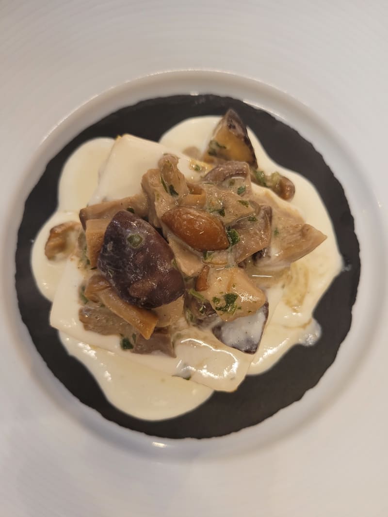 Tortino di polenta con fonduta e di taleggio e funghi - Ristorantino ai Lali