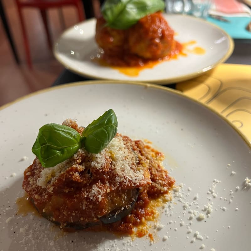 Parmigiana e polpette di carne - Vurria - Moscova, Milan