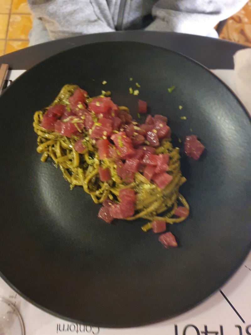 Linguine con pesto e tonno marinato  - Sudest 1401, Venice