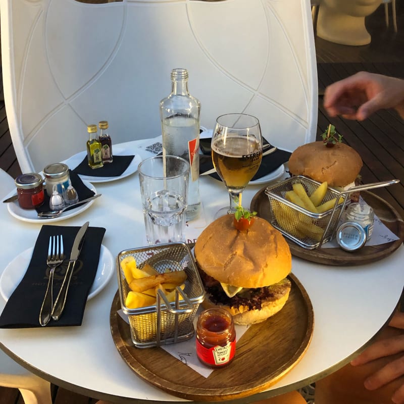 Hamburger classico - Terraza Alaire Ramblas, Barcelona