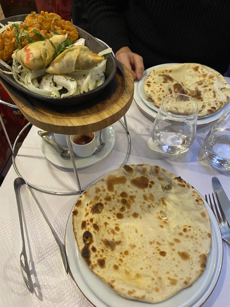 La reine du kashmir, Paris