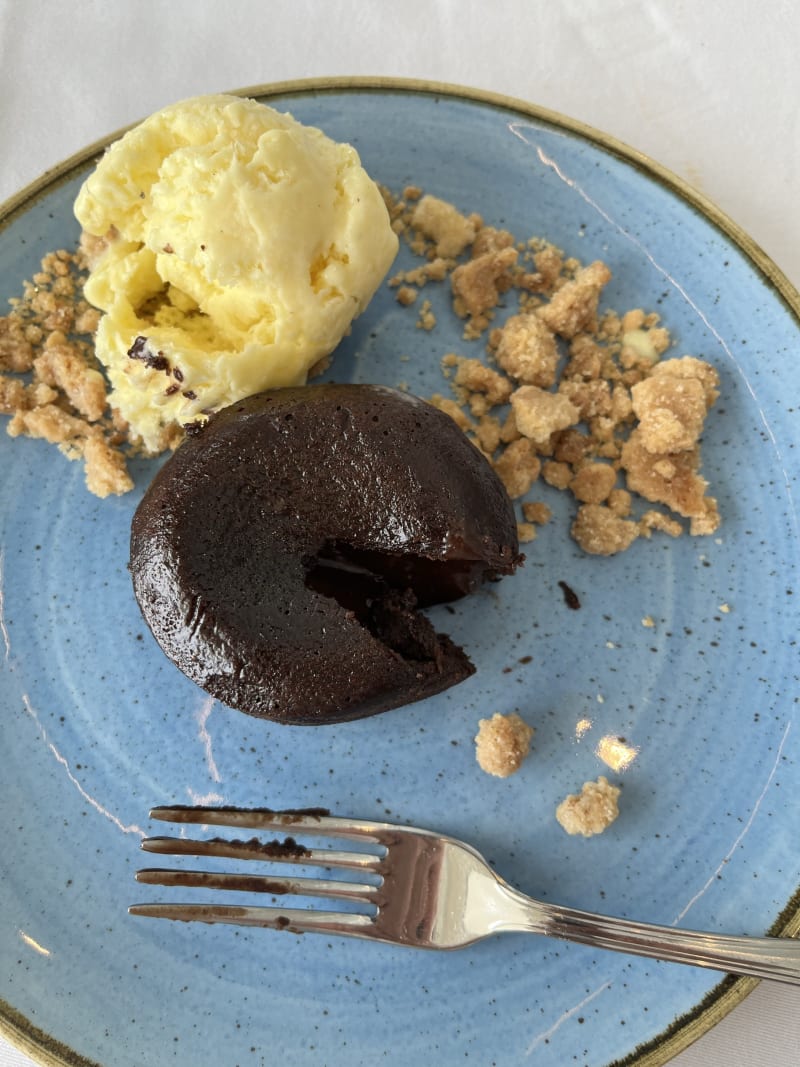 Coulant de chocolate con helado de vainilla - El Mirador, Sitges