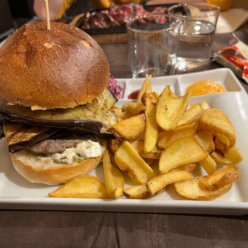 Hamburger  - Vivi Cafe La Brasserie, Desenzano Del Garda