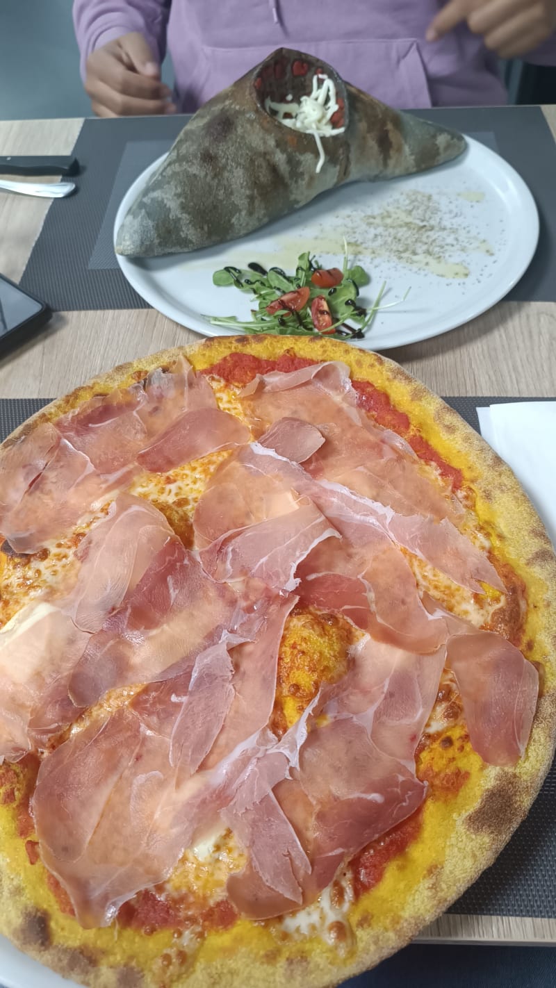 Pizzeria Tomate, Gland