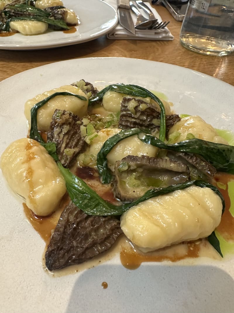 Gnocchis de pommes de terre & Morilles - Colvert, Paris