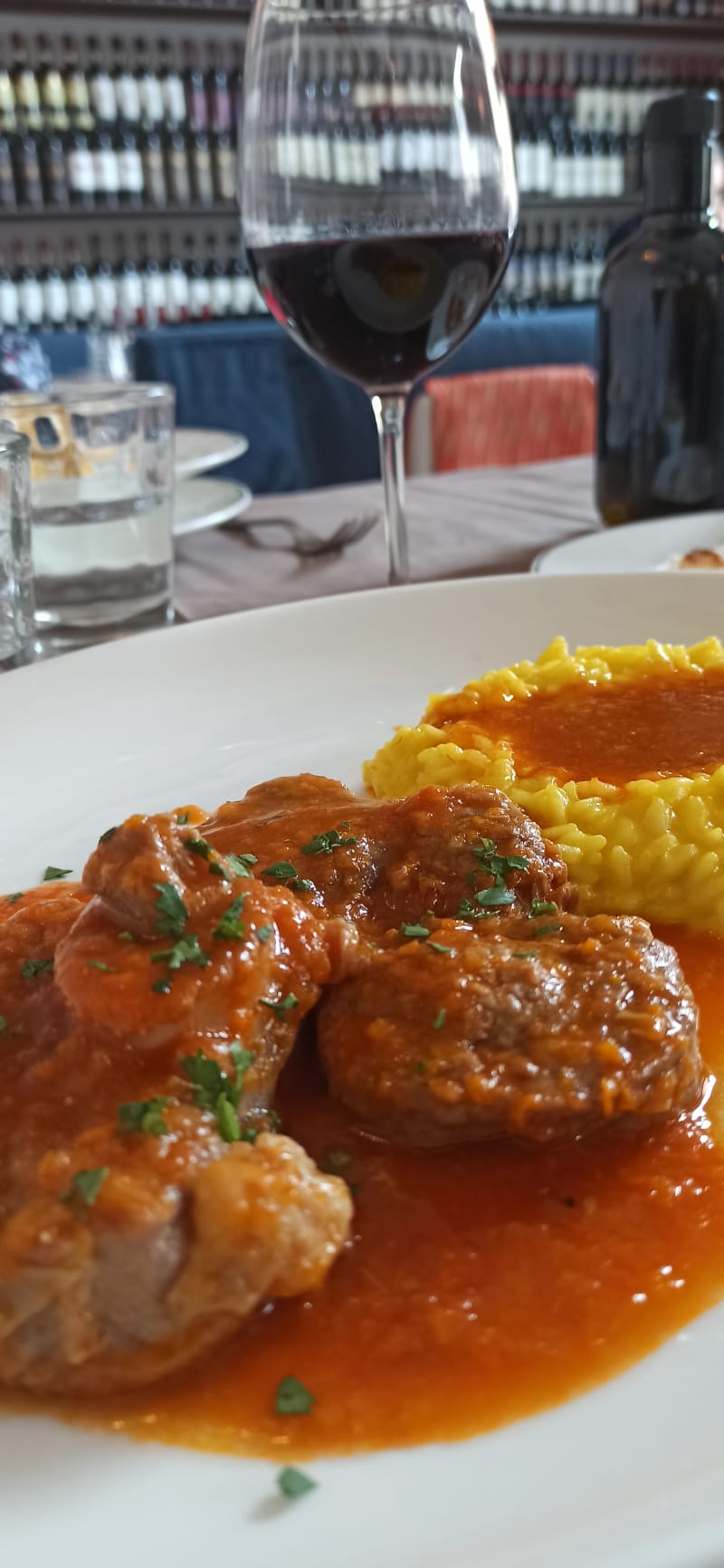 Ossobuco Con Risotto Alla Milanese Mantecato - Convivium, Milan