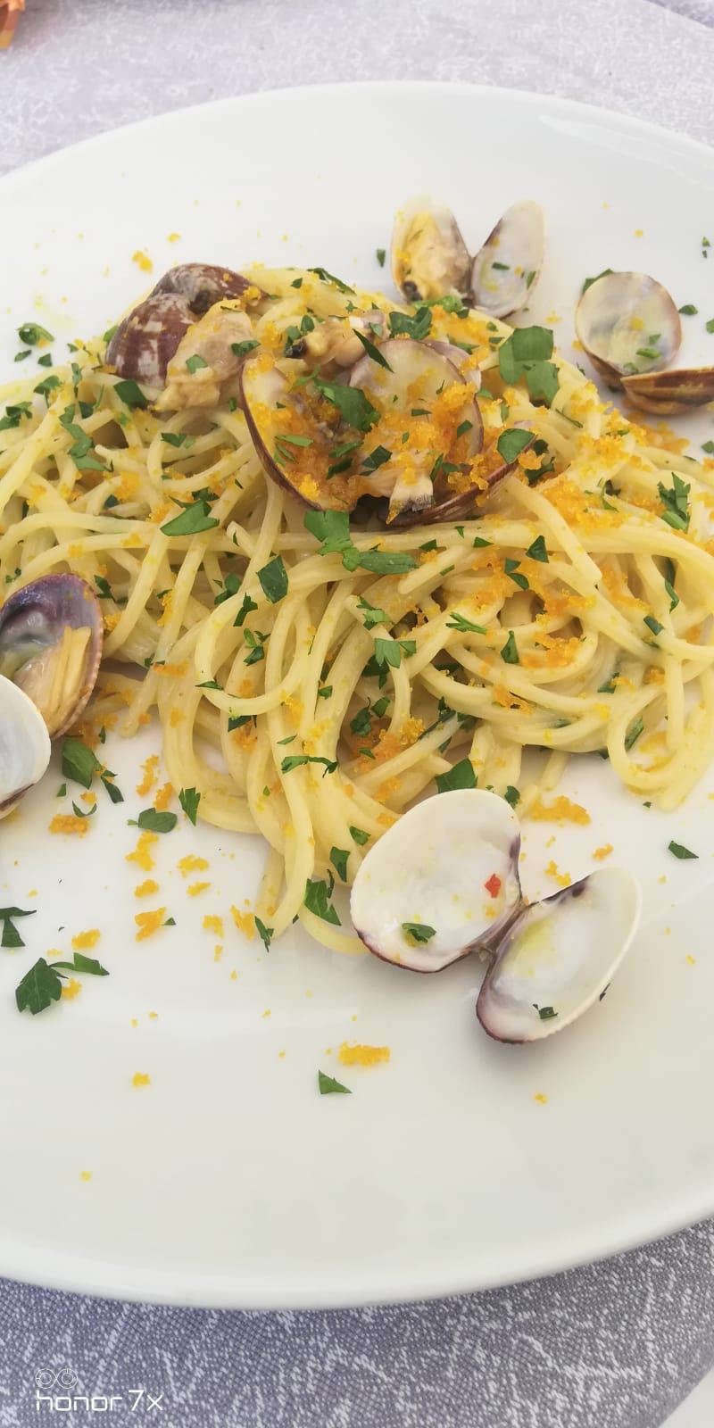 Spaghetti vongole e bottarga.  - Il Tritone, Civitavecchia