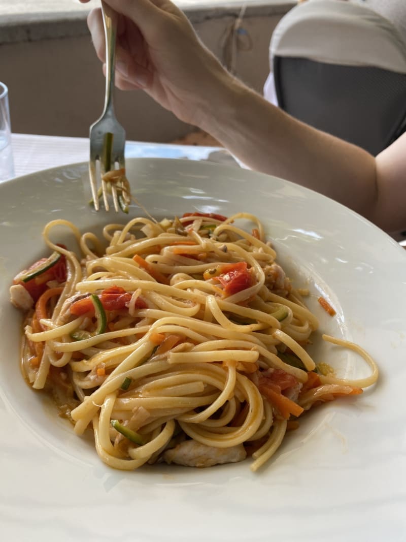 pasta con pesce di lago e verdure.jpg - Bellavita, Gardone Riviera