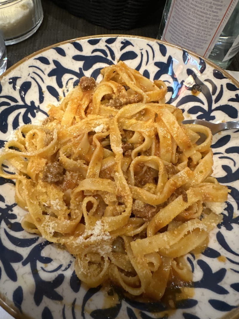 Tagliatelle al ragù bolognese  - Via del Gusto, Paris