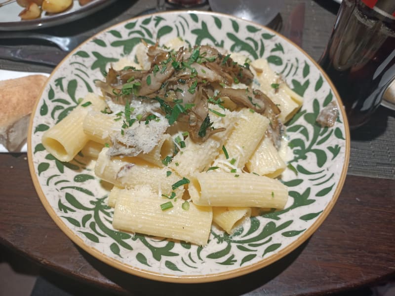 Rigatoni alla carbonara di carciofi  - Via del Gusto, Paris