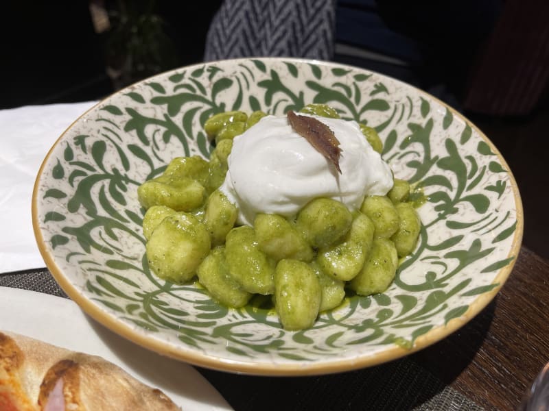 Gnocchi al pesto, burrata e acciughe  - Via del Gusto, Paris