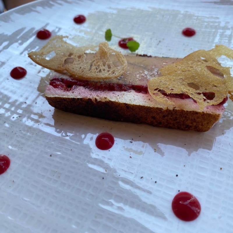 Foie gras with raspberry and yuzu meringue - La Briqueterie