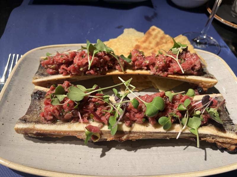 Steak tartar sobre tuétano braseado - EL S3CR3TO Madrid, Madrid