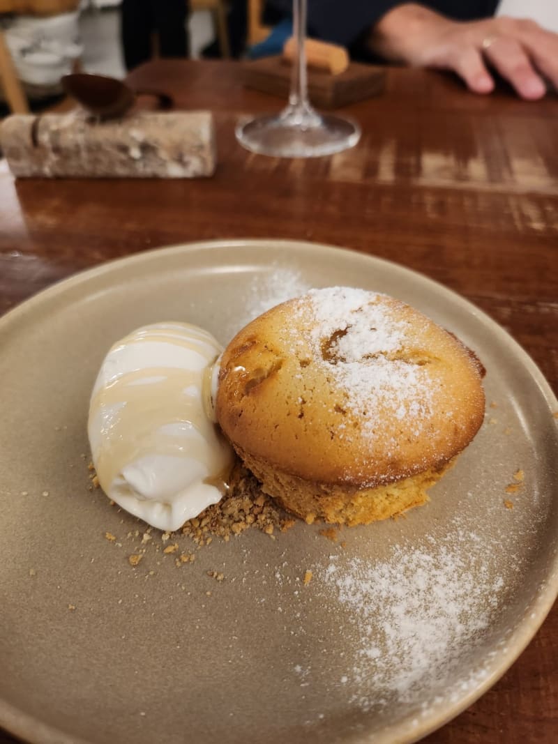 Tarta líquida de santiago - Restaurante Adaly, Madrid