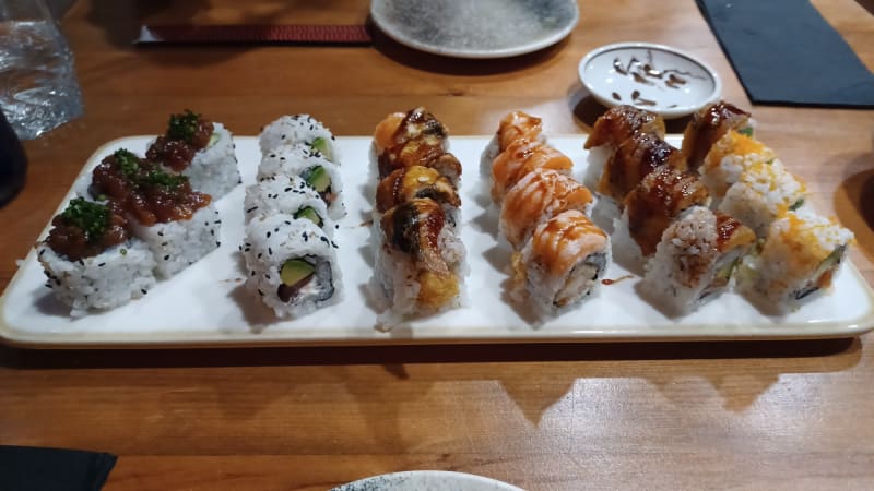 24 Deluxe (24 Piezas) - Moshio Sushi, Barcelona