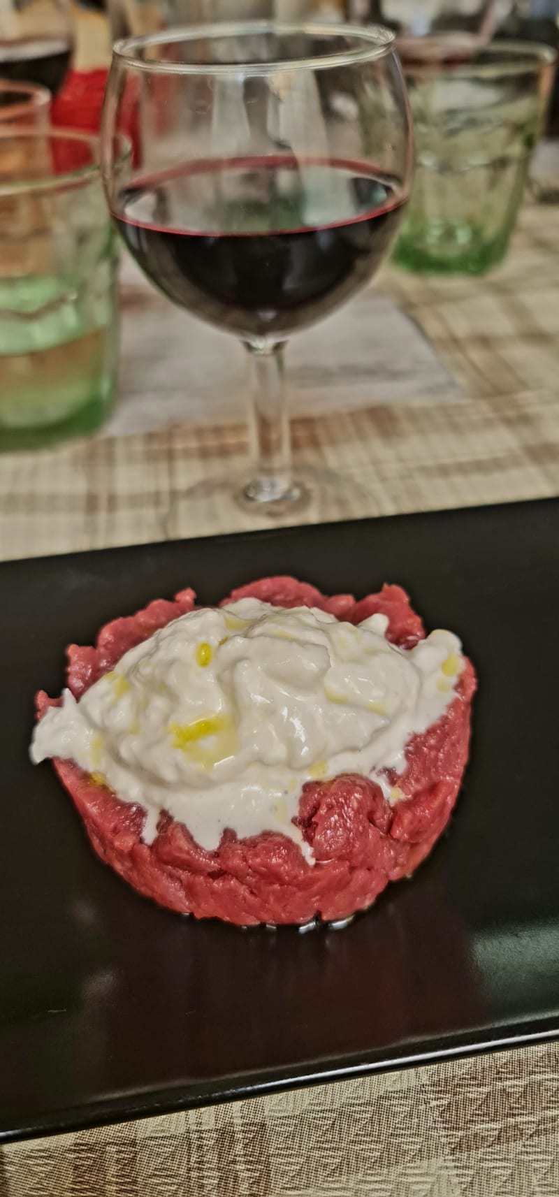 Tartare di scottona con burrata - Enoteca Il Grappolo, Florence