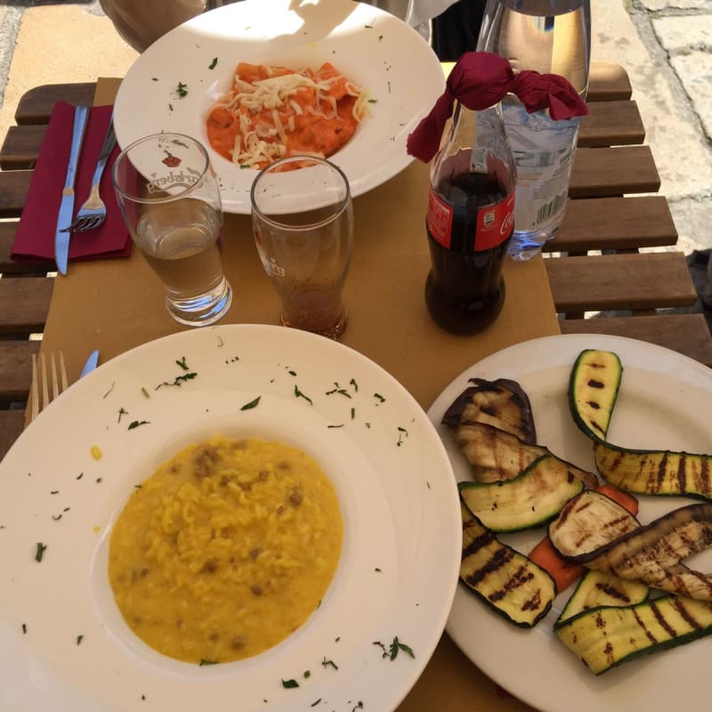 Risotto zafferano e salsiccia e paccheri fumé - Carlsberg Ol, Milan