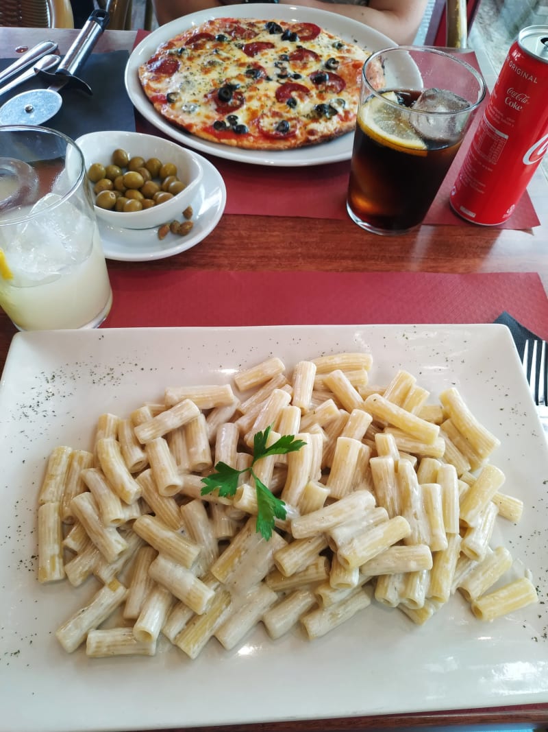 Rigatona los 4 quesos y pizza peperoni - Spaghetti House Salou, Salou