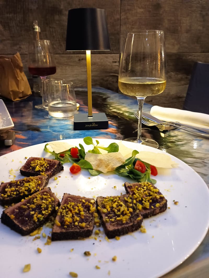 Tagliata di Tonno rosso in crosta di semi di papavero e pistacchio - Il Ristoro, Rome