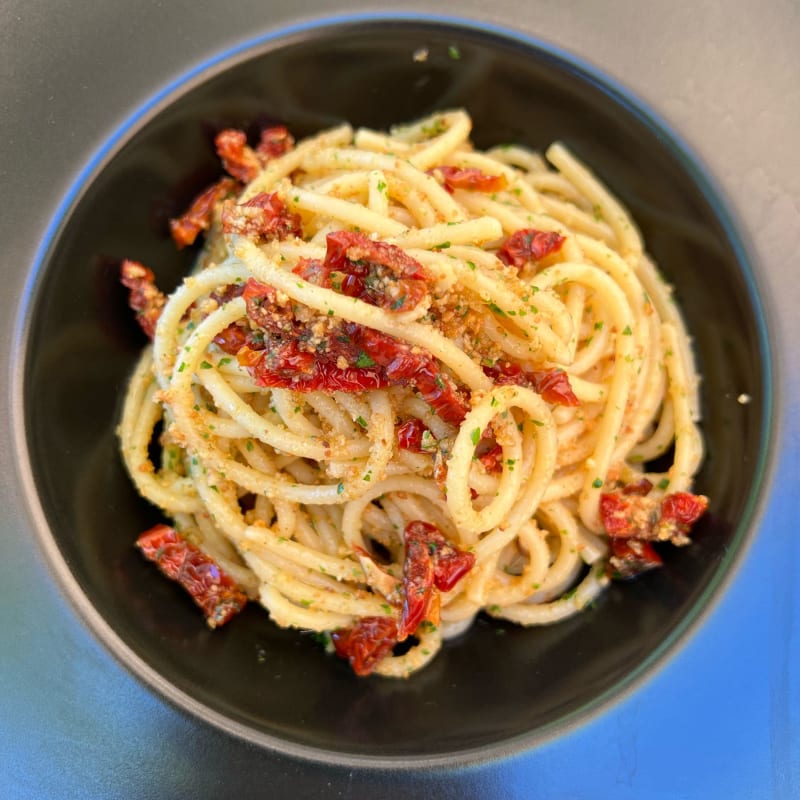 Spaghettino con colatura di alici e pomodorini secchi  - Erba Luna