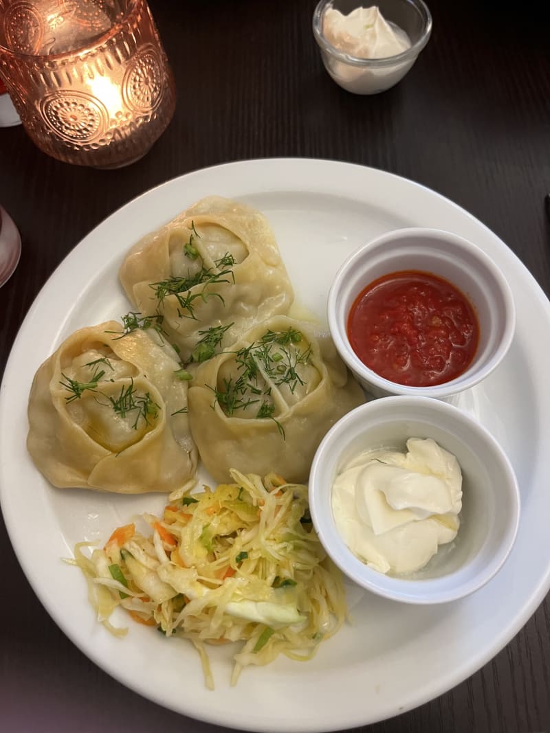 Pirojki Restaurant - la cuisine Ukrainienne et Russe, Paris