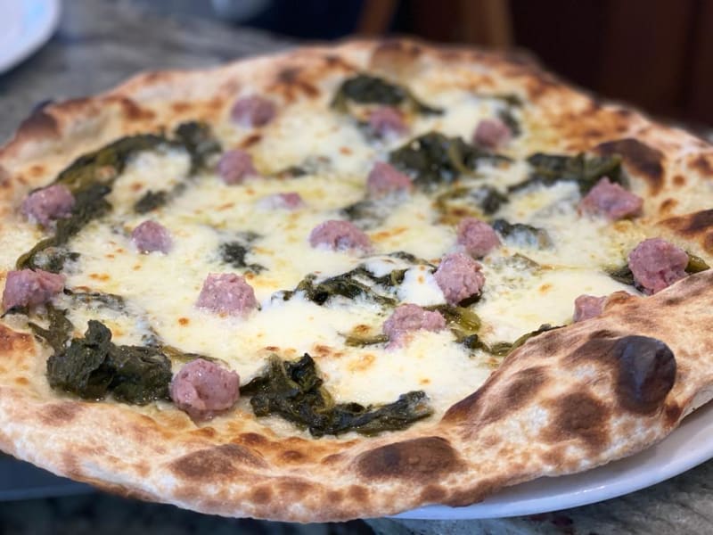 Pizza friarielli e salsiccia  - Le Acque