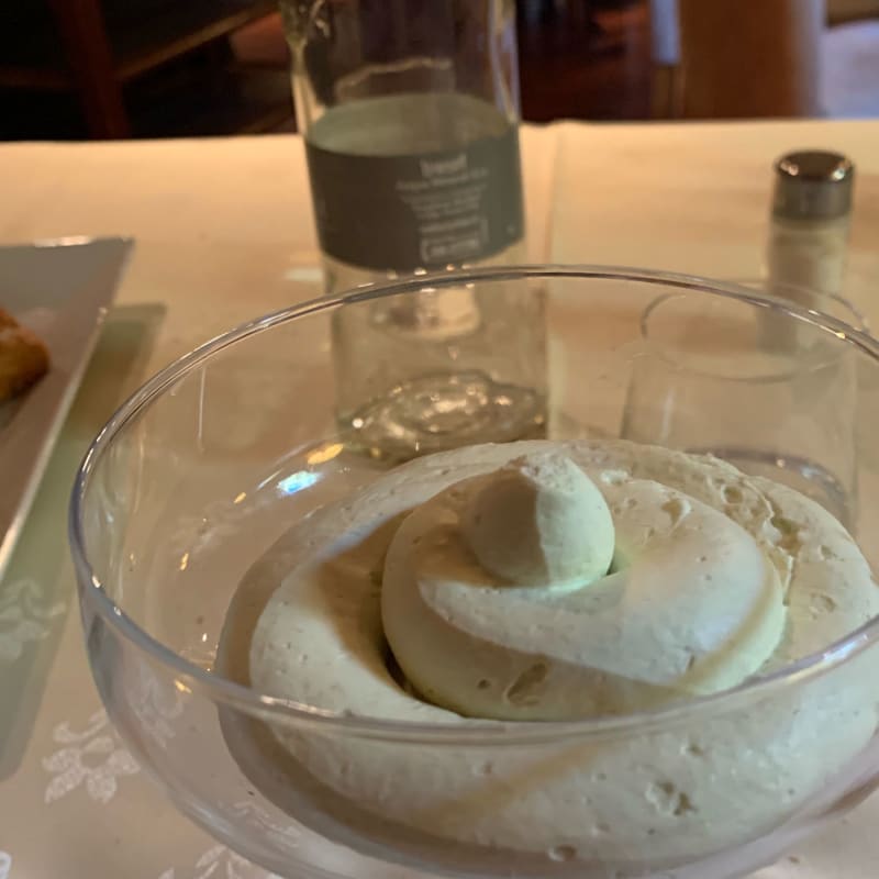 Mousse di pistacchi e limone - LANGOLO - Ristorante Le Rotonde