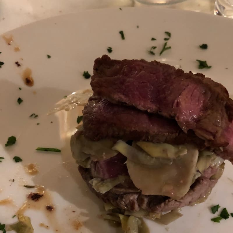 Ottima carne con Carciofi - LANGOLO - Ristorante Le Rotonde