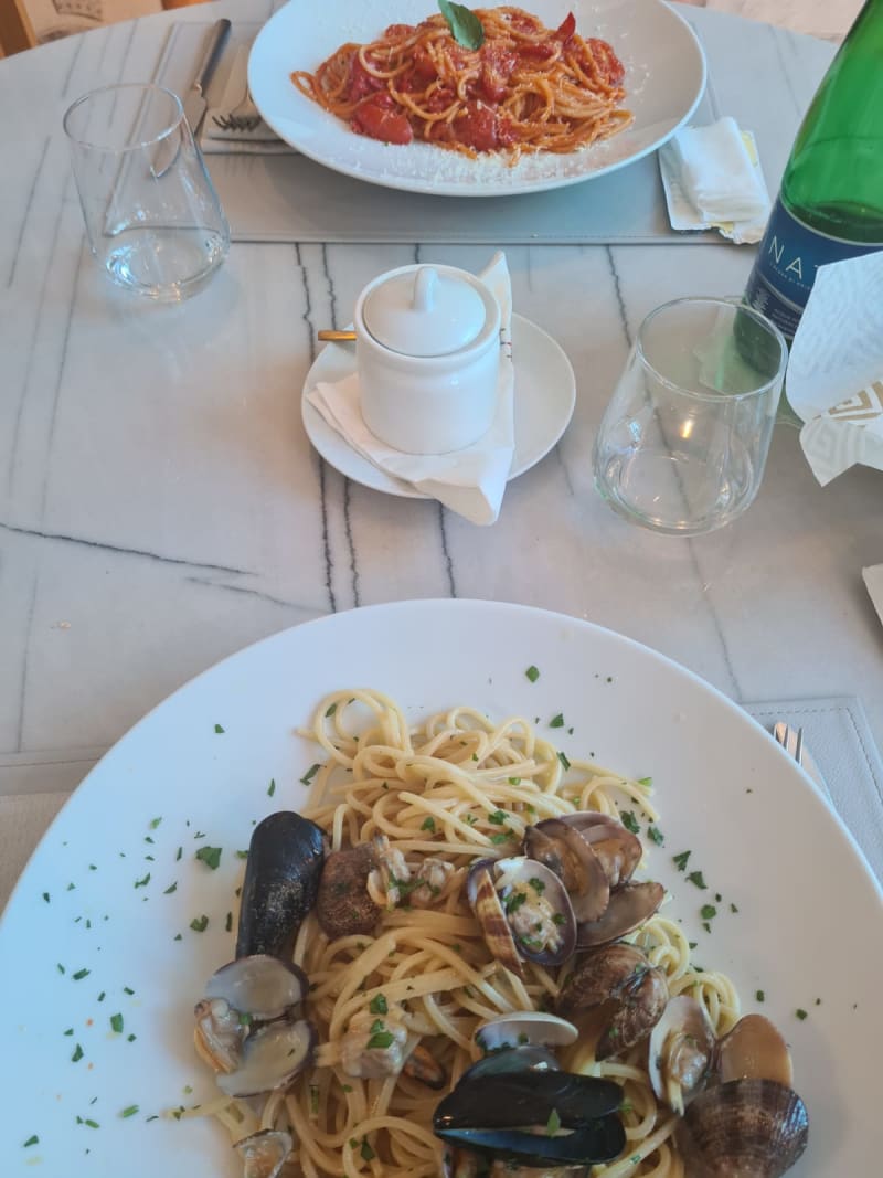 Spaghetti Alle Vongole E Crema Di Ceci - Vega Food Ristorante