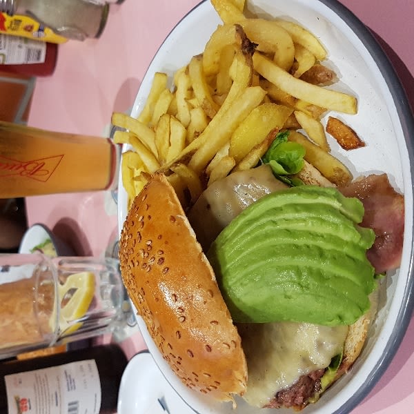 Hamburger avocat - HD Diner Rivoli, Paris