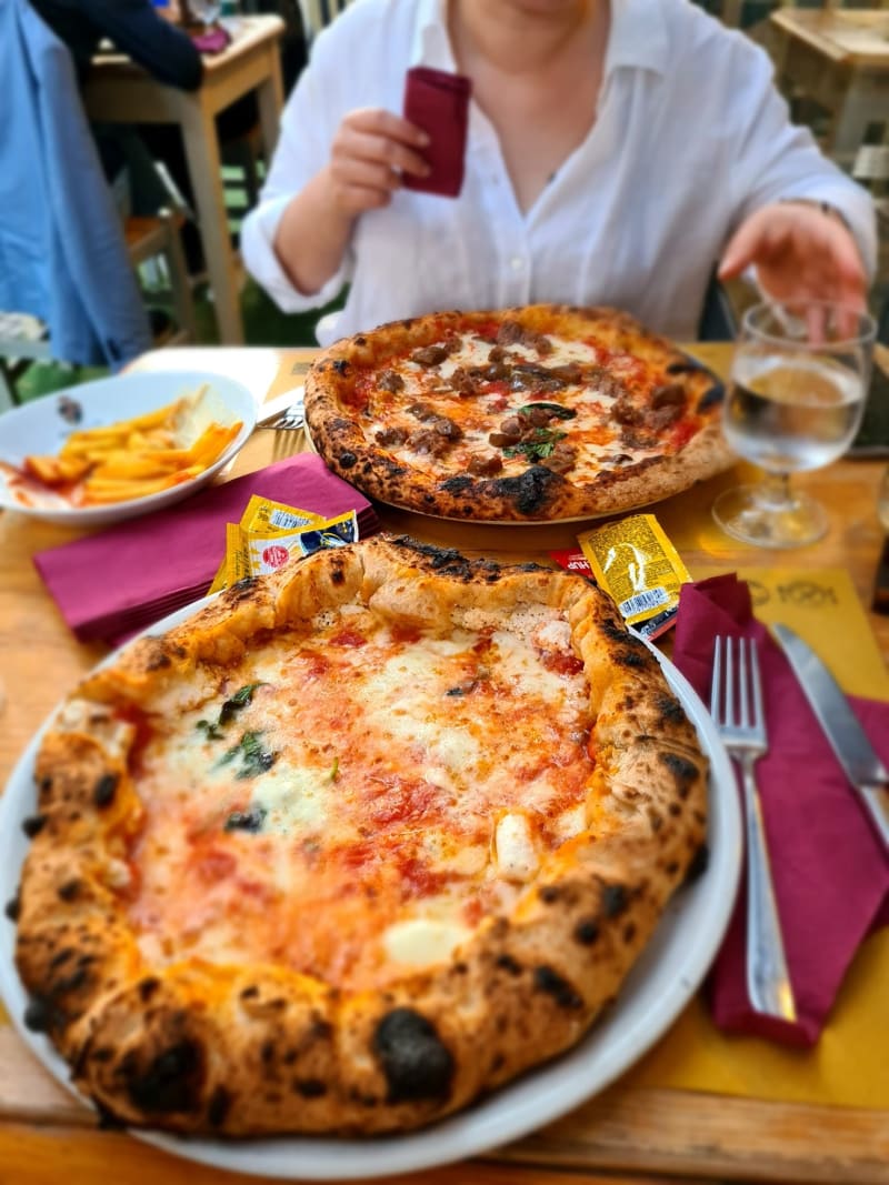 Salerno Centro Pizza Gourmet, Salerno