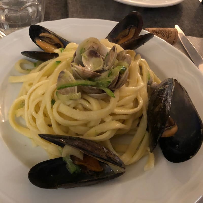 Pasta con vongole, cozze e zucchine: eccellente! - L'Oro del Cilento, Florence